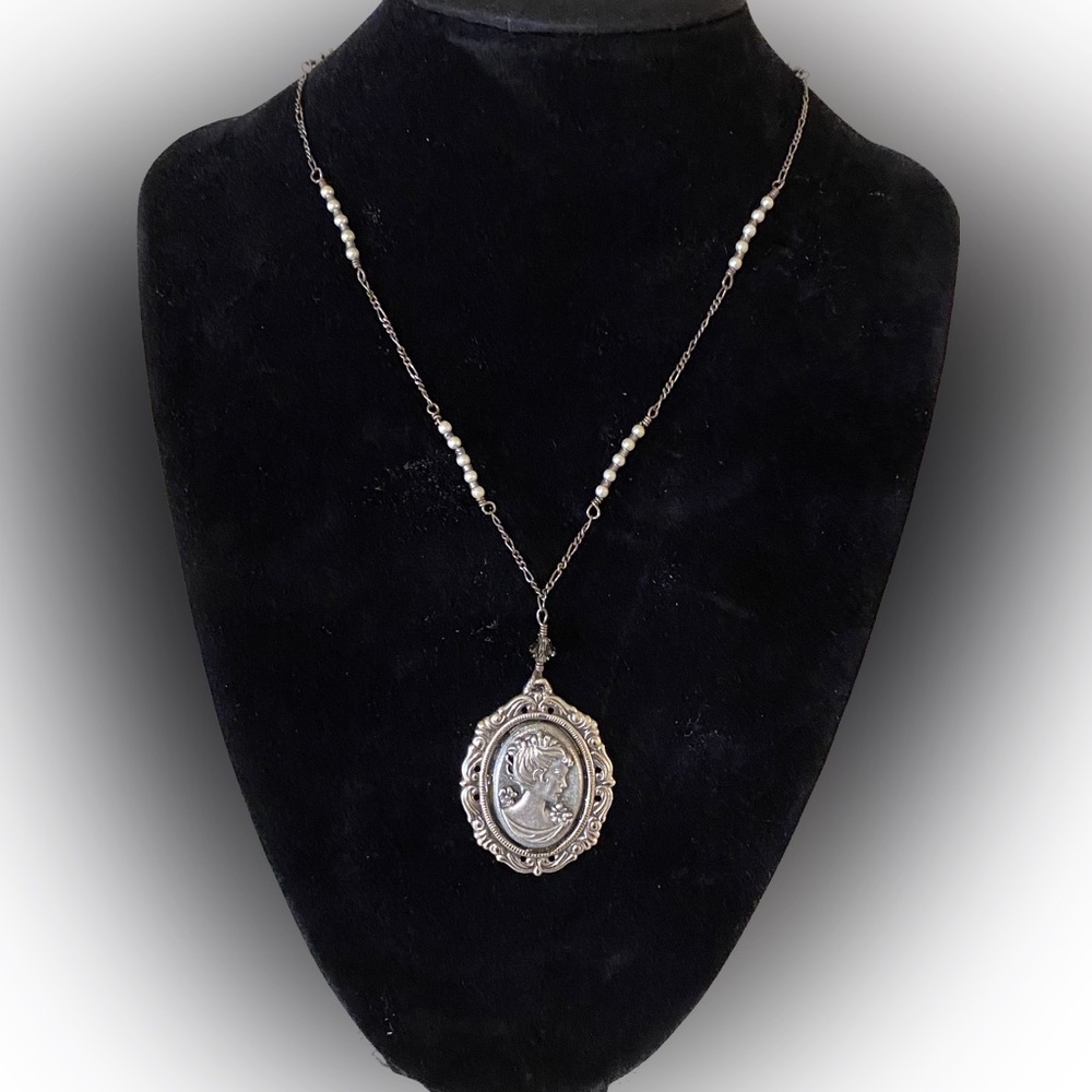 A truly special cameo necklace, sterling silver chain with genuine seed pearls.